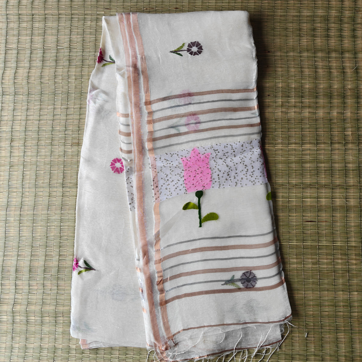 Tulip and Sunflower Motif Linen Silk Saree