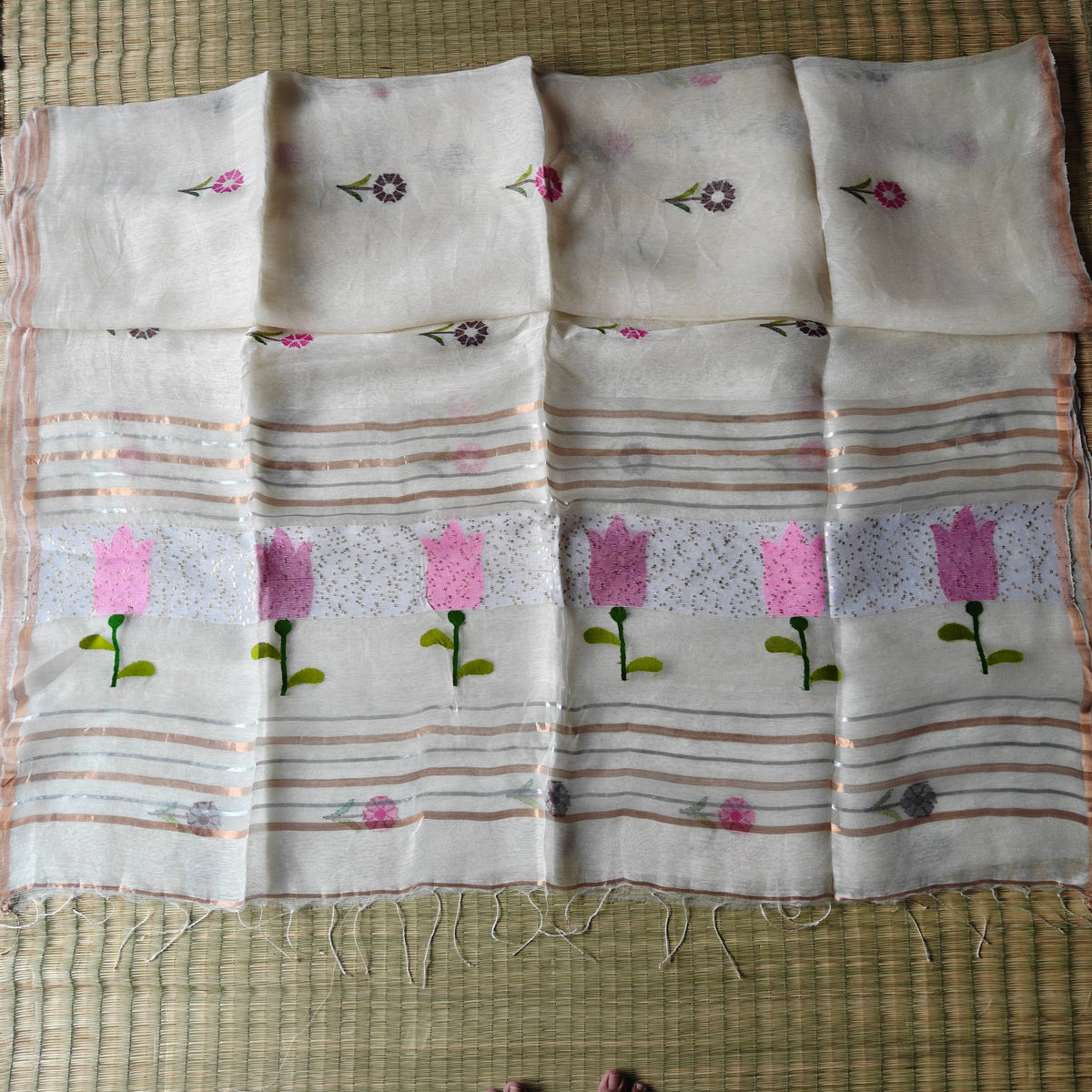 Tulip and Sunflower Motif Linen Silk Saree