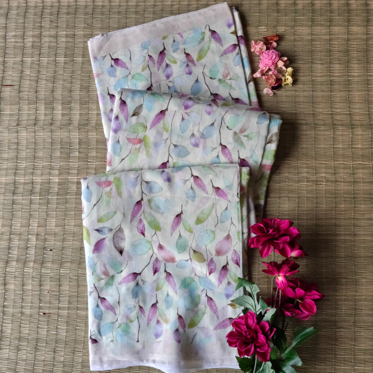 Mul Cotton Saree with all over Leaf Print