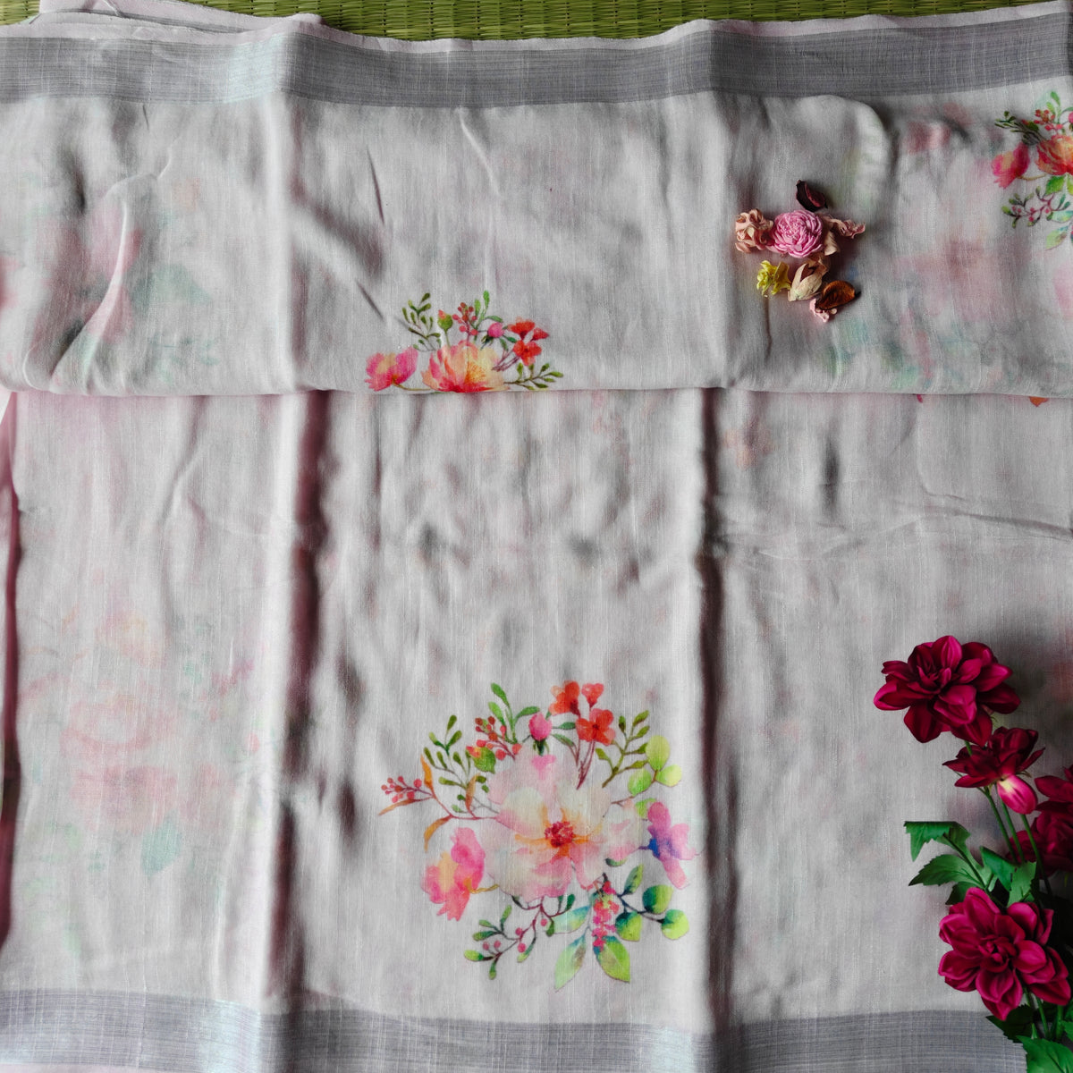 Pastel White colour Floral Print Cotton Linen Saree