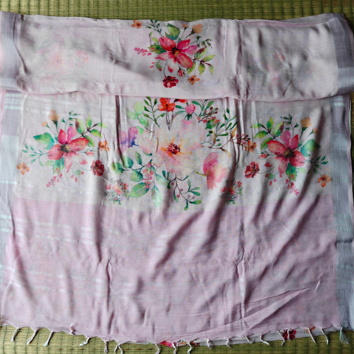 Pastel White colour Floral Print Cotton Linen Saree