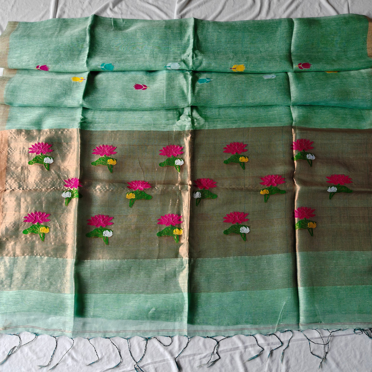 Elegant Tissue Silk linen saree With Lotus Motifs
