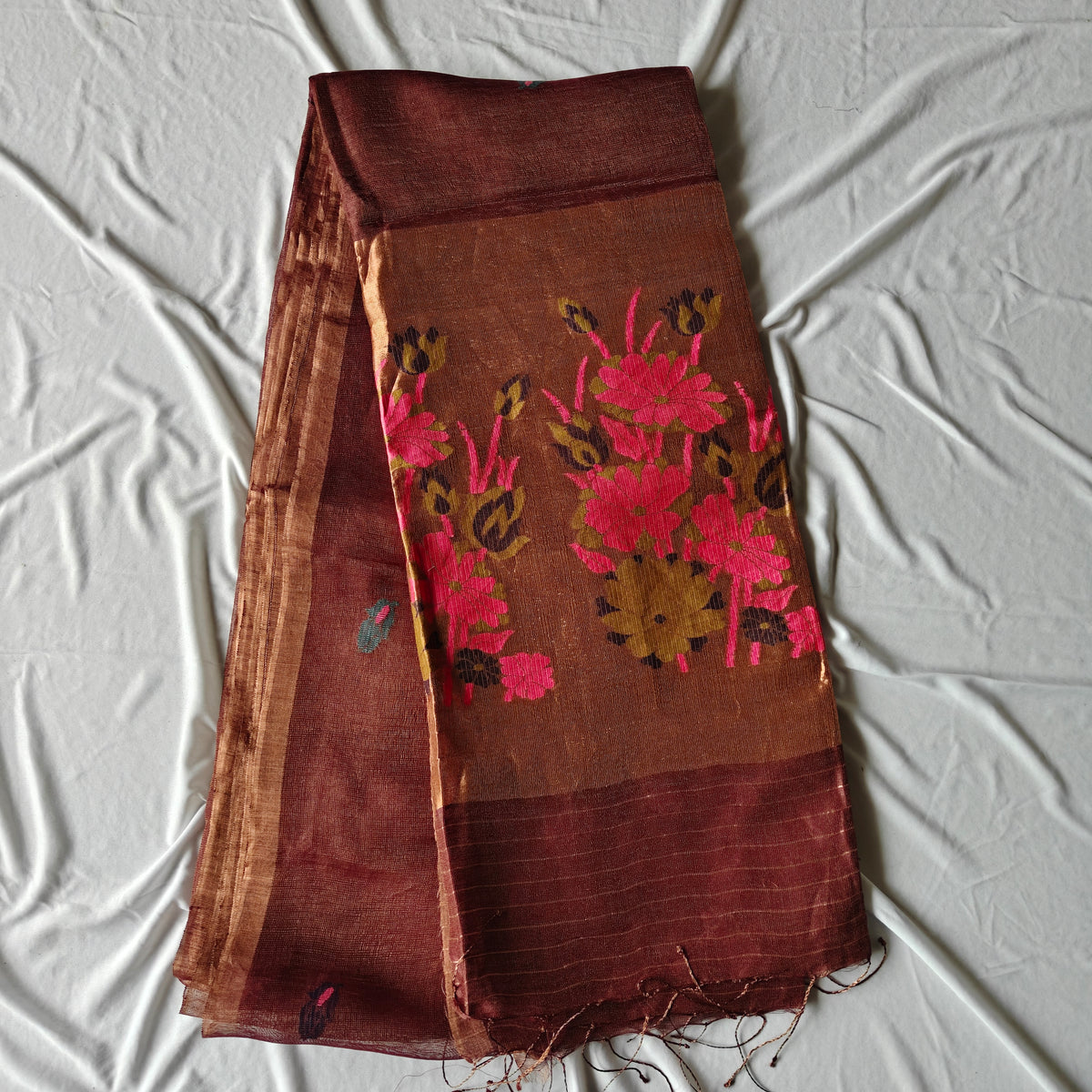 Linen Saree with Tissue Pallu, intricate Lotus Design