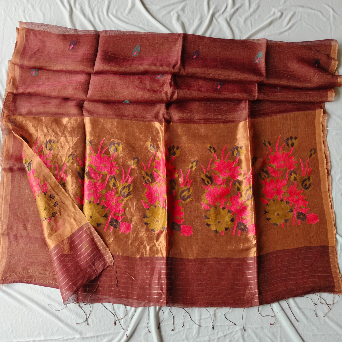 Linen Saree with Tissue Pallu, intricate Lotus Design