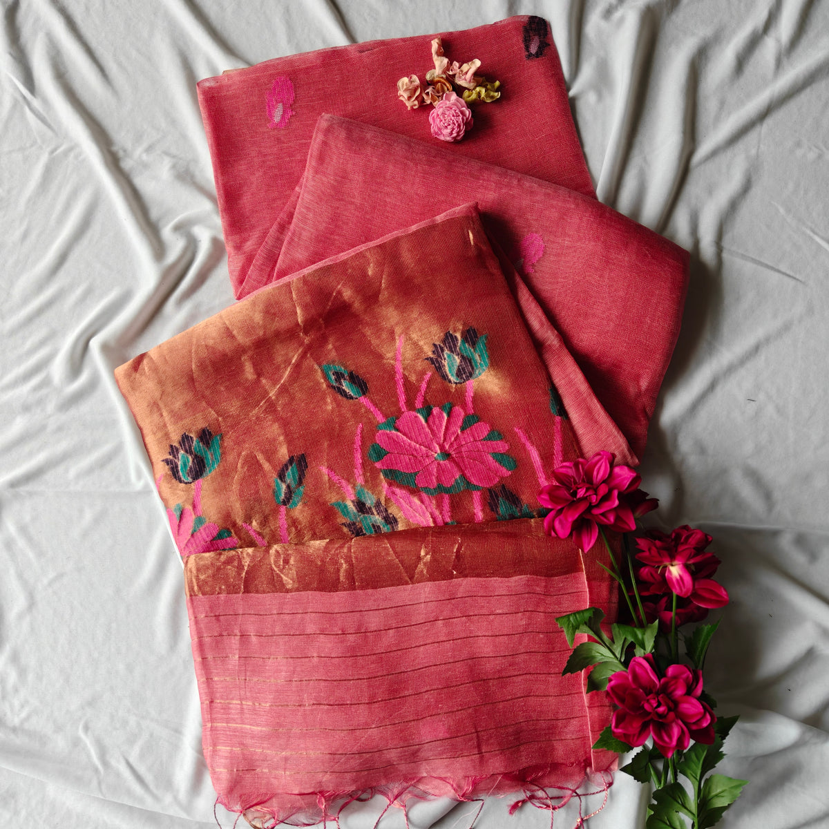 Linen Saree with Tissue Pallu, intricate Lotus Design